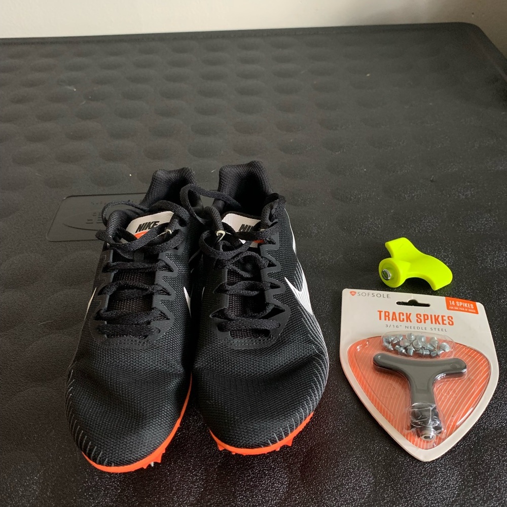 Nike track shoes unisex size 7.5